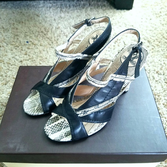 Modern Vintage Taryn Python heels - 7.5 - Picture 5 of 8